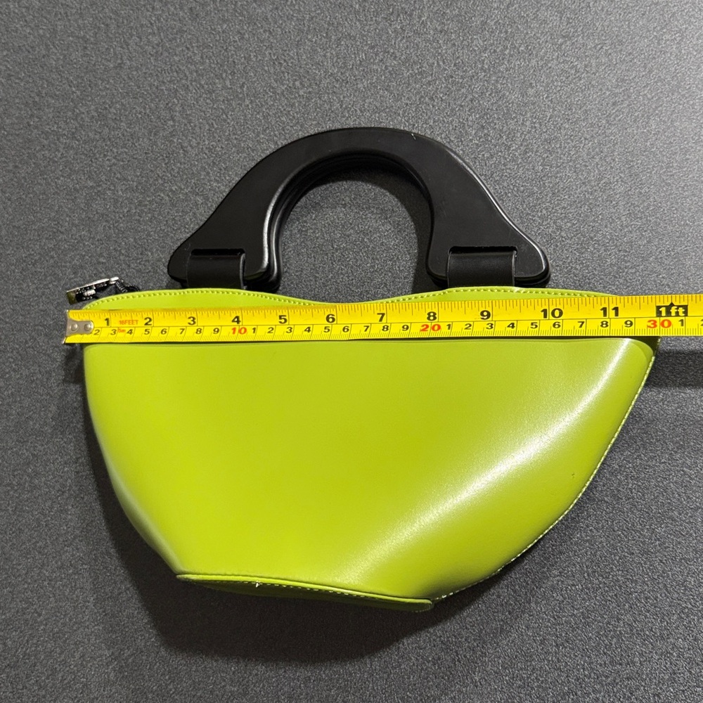 Italian leather Green Handbag with Black Handles - Picture 9 of 9